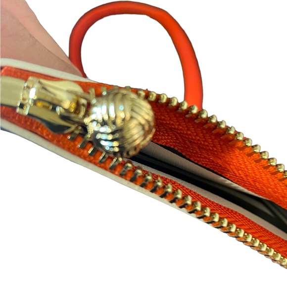 OTG On The Go Twenty Four Seven #6 Abby Camo Gray Crossbody Purse - Picture 7 of 12